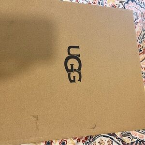 NWT!! UGG® CLASSIC ULTRA MINI BOOT IN BLACK SIZE 8